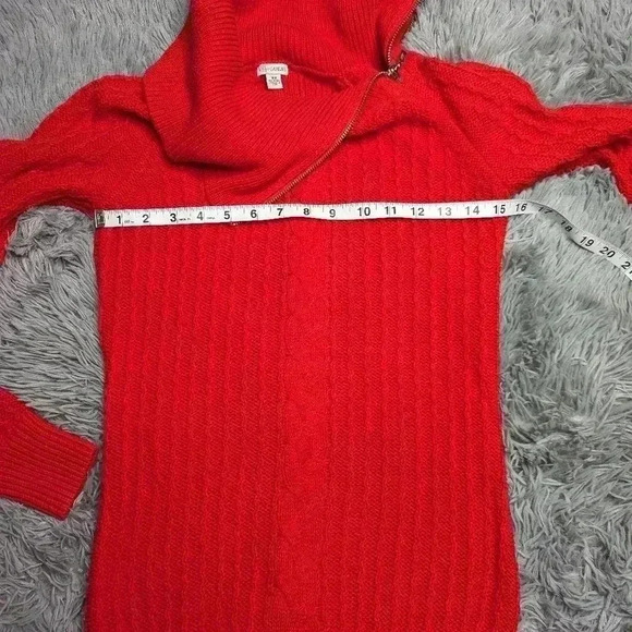 Guess women's red size med turtleneck sweater with zip on the collar - Picture 4 of 8